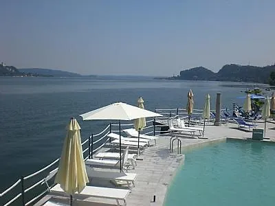 Sleeps 4 Pool Wifi Apartment