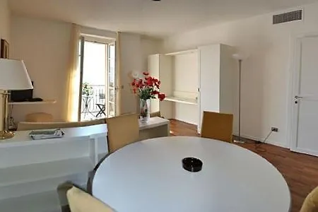 Apartment Sleeps 4 Pool Wifi *
